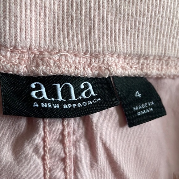 ana pink pull-on shorts, size 4 - Picture 2 of 3